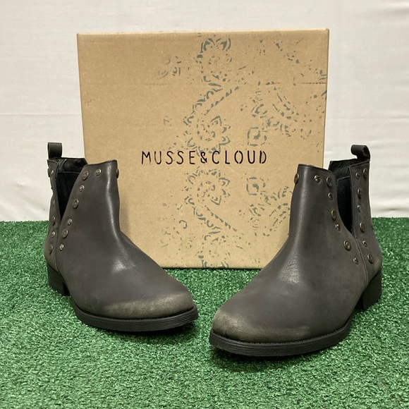 Musse & Cloud Gray ankle booties women’s size 9 (OKPM-07-129) - Picture 1 of 11